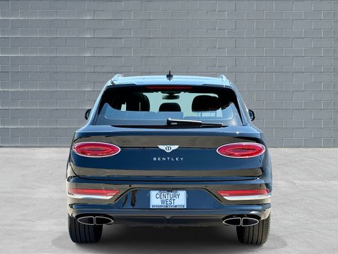 Used 2024 Bentley Bentayga image 5