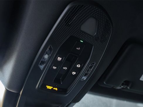 Used 2025 Porsche Cayenne image 19