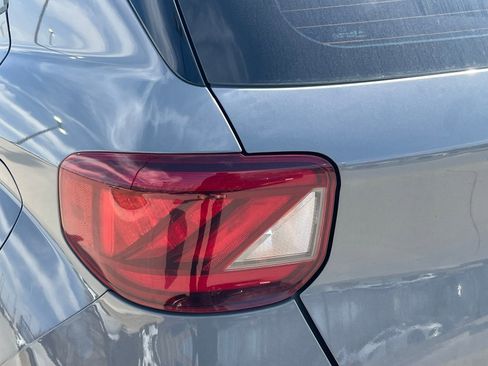 Used 2021 Hyundai Venue SEL w/ Premium Package image 13