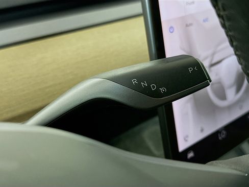 Used 2021 Tesla Model 3 Standard Range Plus image 24