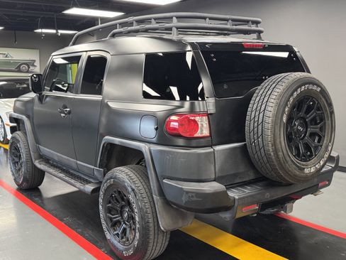 Used 2008 Toyota FJ Cruiser 2WD w/ Upgrade Pkg 2 image 4