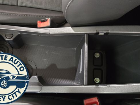 Used 2023 Kia Niro SX image 18