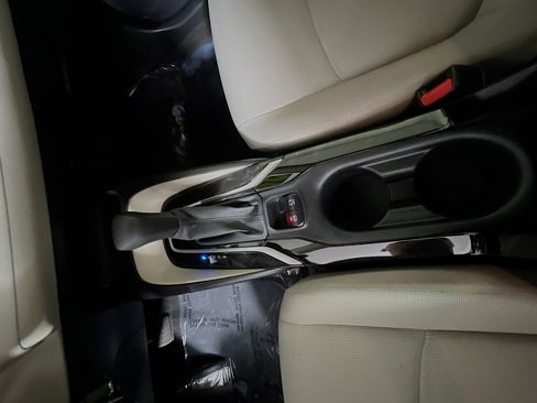 Used 2020 Toyota Corolla LE image 23