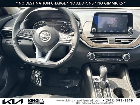 Used 2025 Nissan Altima 2.5 SV FWD image 2