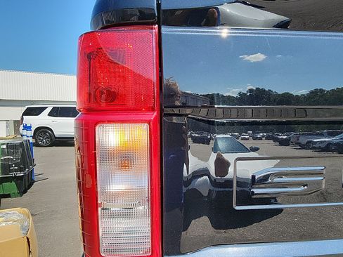 Used 2022 Ford F250 Lariat w/ Lariat Ultimate Package AWD/4WD image 10