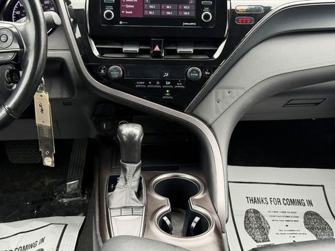 Used 2024 Toyota Camry SE image 13