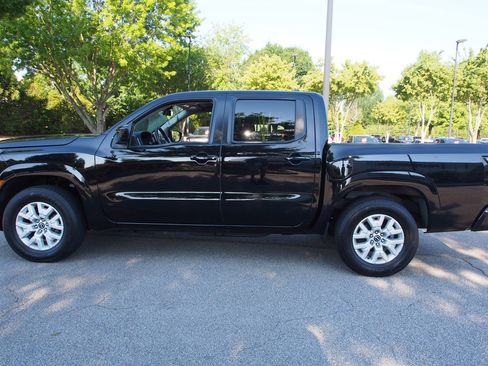 Used 2023 Nissan Frontier SV RWD image 4
