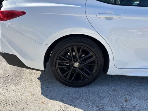 Used 2025 Toyota Camry SE image 18