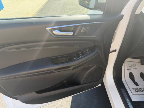 Used 2017 Ford Edge Titanium w/ Equipment Group 301A image 13