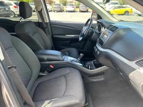 Used 2018 Dodge Journey SXT w/ Connectivity Group FWD image 37
