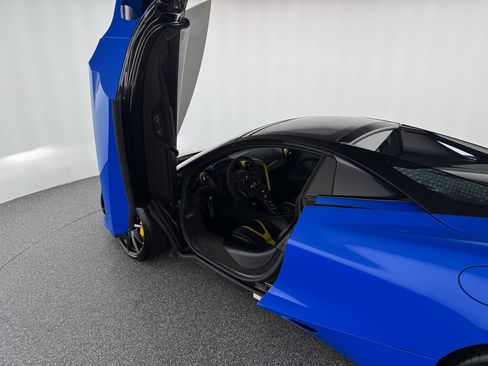 Used 2020 McLaren 720S Luxury image 12