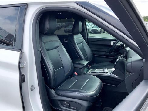 Used 2020 Ford Explorer Limited w/ Class III Trailer Tow Package RWD image 9