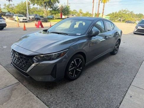 Used 2025 Nissan Sentra SV FWD image 1