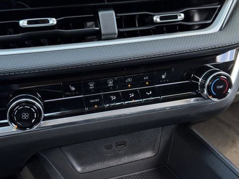 New 2026 Chevrolet Equinox LT image 15