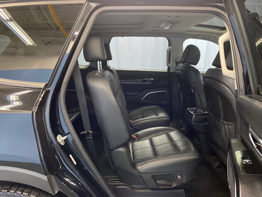 Used 2022 Kia Telluride SX w/ Nightfall Edition Package AWD/4WD image 34