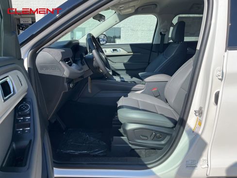 New 2025 Ford Explorer Active w/ Active Comfort Package image 22