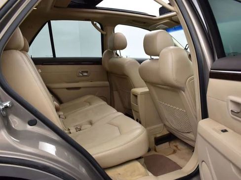 Used 2007 Cadillac SRX w/ Premium Seating Package image 18