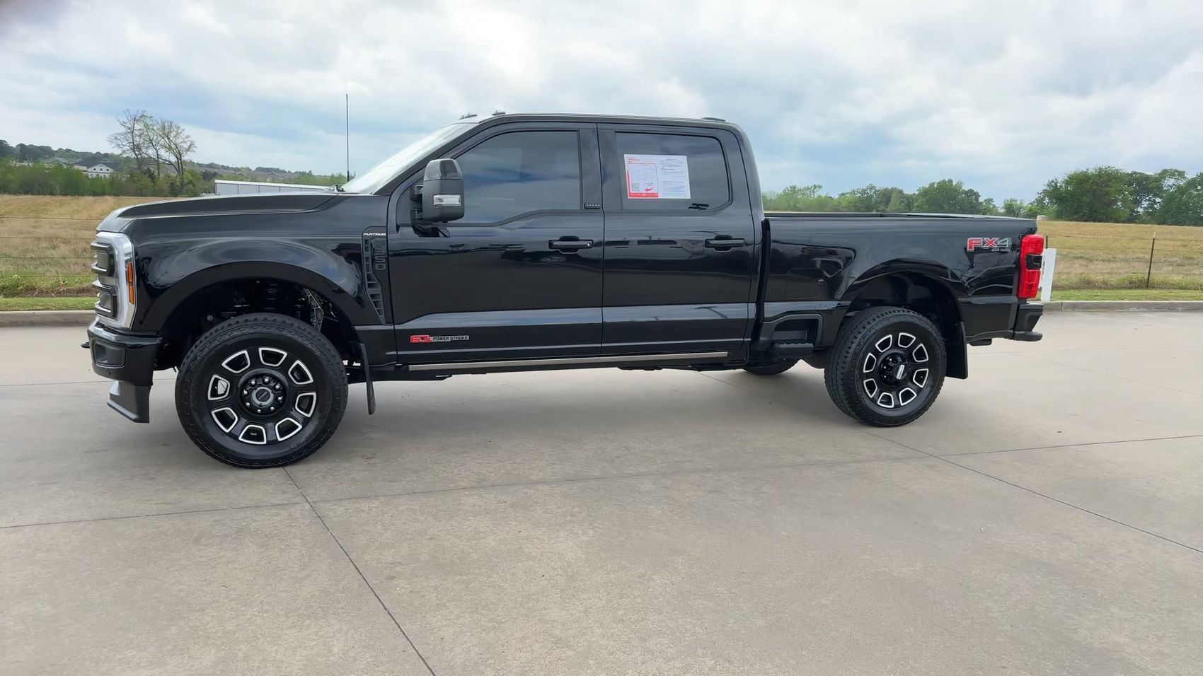 Used 2025 Ford F350 Platinum AWD/4WD image 5