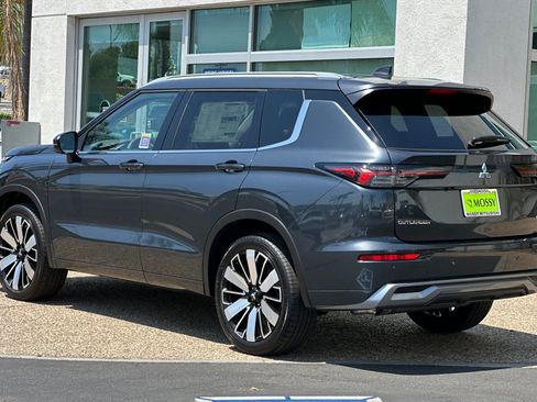 New 2025 Mitsubishi Outlander SEL image 6