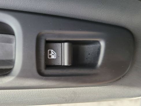 Used 2018 Jeep Renegade Altitude image 15