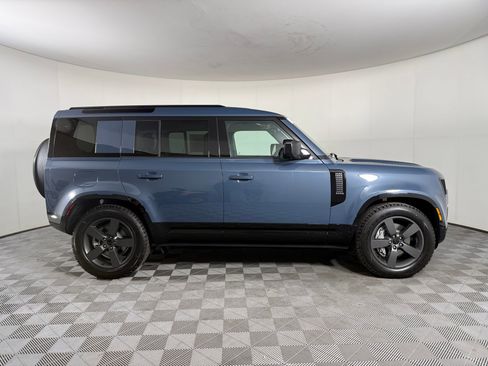 New 2026 Land Rover Defender 110 X-Dynamic SE image 7