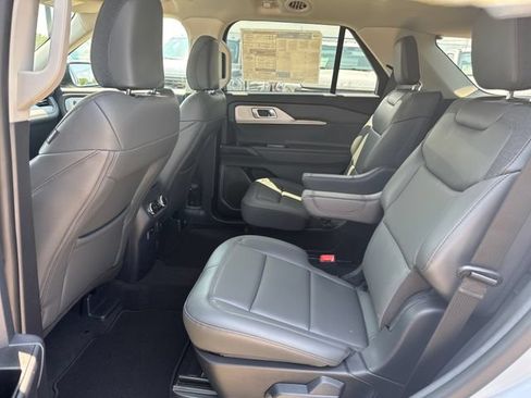 New 2026 Ford Explorer Active w/ Active Comfort Package AWD/4WD image 10