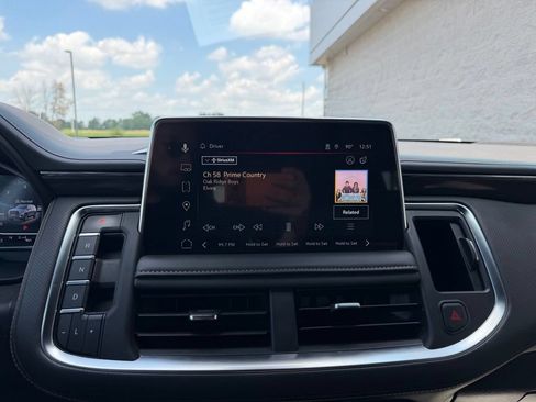 Used 2023 GMC Yukon XL AT4 AWD/4WD image 13