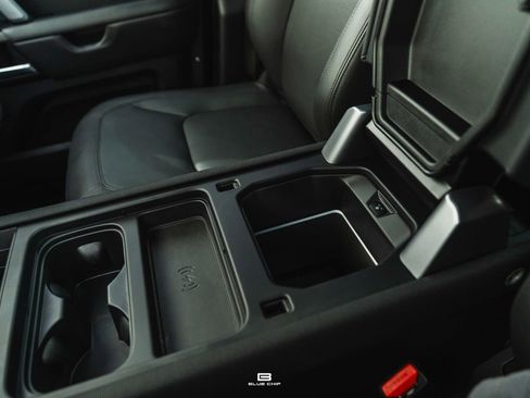 Used 2024 Land Rover Defender 110 V8 image 38