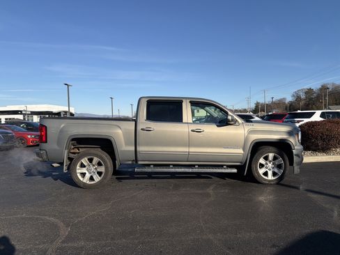 Used 2017 GMC Sierra 1500 SLE w/ SLE Value Package image 4