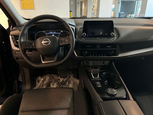 Used 2025 Nissan Rogue SV image 35