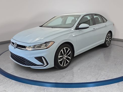 Certified 2025 Volkswagen Jetta SE FWD image 1