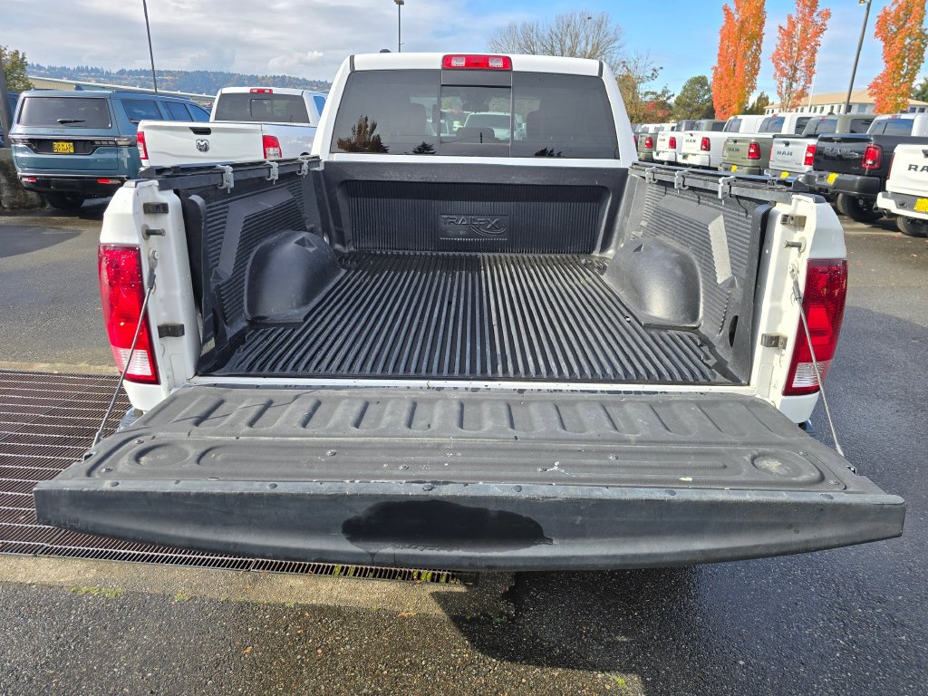 Used 2019 RAM 1500 Classic SLT AWD/4WD image 16