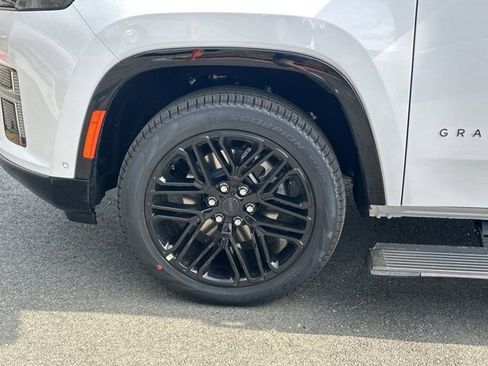 New 2026 Jeep Grand Wagoneer Limited image 12