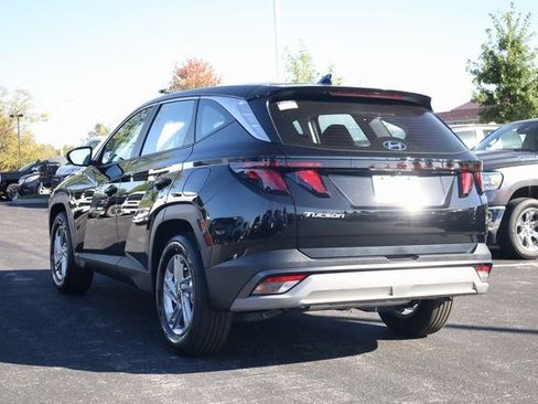 Used 2025 Hyundai Tucson SE image 6