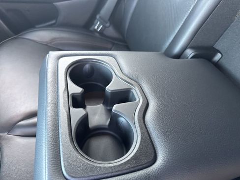 Used 2023 Jeep Compass Latitude image 38