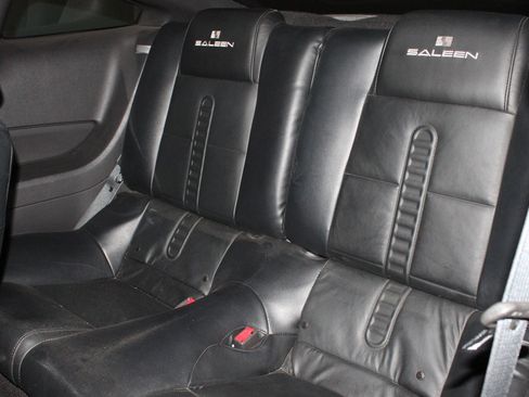 Used 2005 Ford Mustang GT RWD image 9