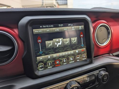 Used 2018 Jeep Wrangler Unlimited Rubicon image 26