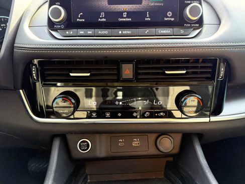 Used 2022 Nissan Rogue SV FWD image 20