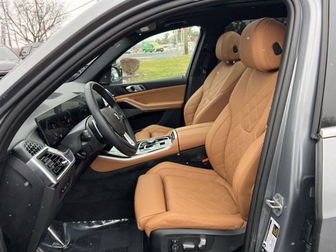 Used 2025 BMW X5 xDrive40i w/ Premium Package image 13