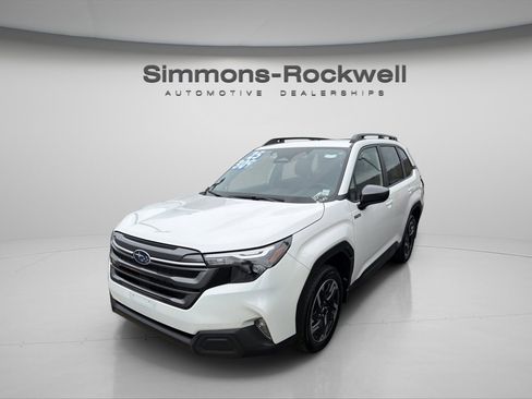 Used 2025 Subaru Forester Premium AWD/4WD image 28