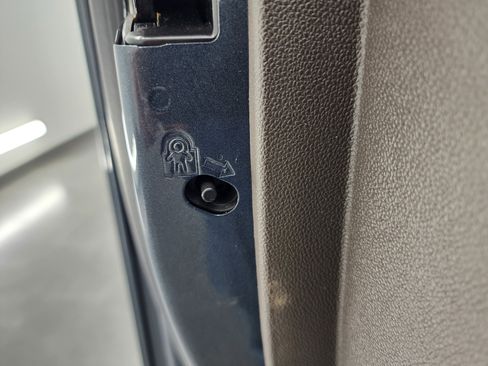 Used 2020 Chevrolet Silverado 2500 LT w/ Convenience Package image 38