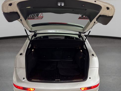 Used 2016 Audi Q5 2.0T Premium Plus w/ Technology Package image 11