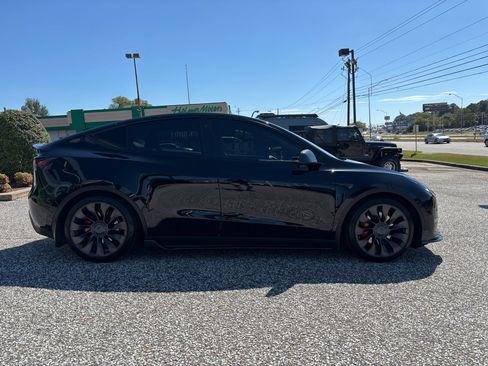 Used 2021 Tesla Model Y Performance image 8