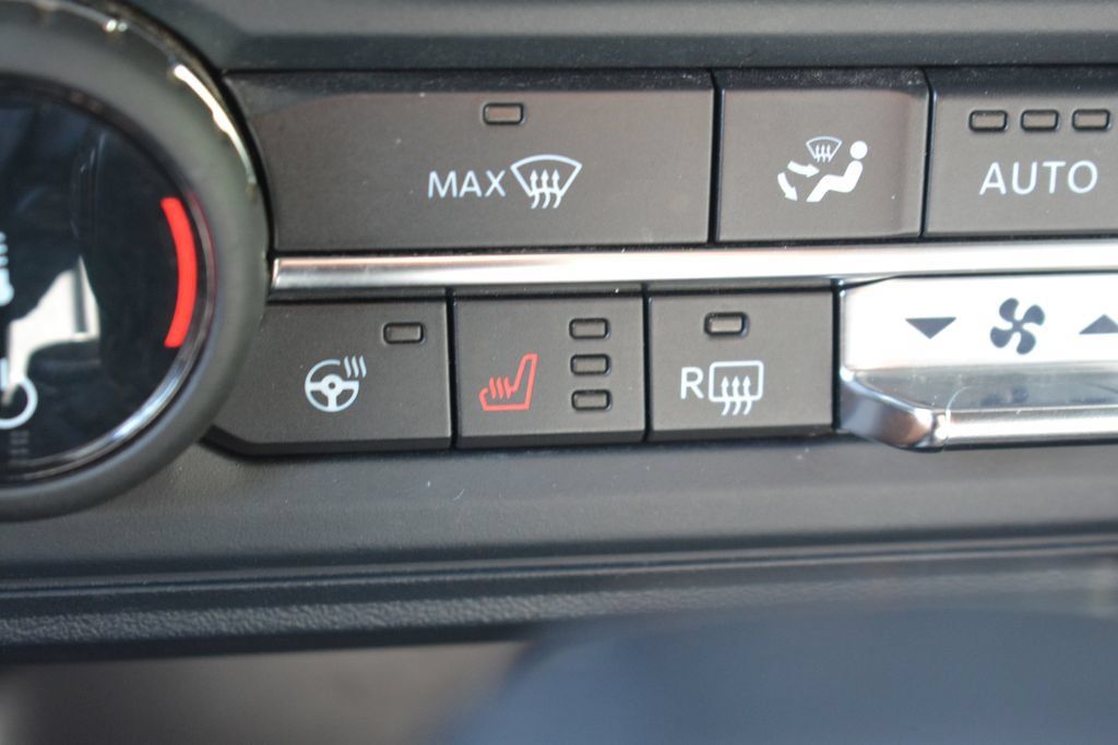 Certified 2022 Ford Bronco Wildtrak AWD/4WD image 18