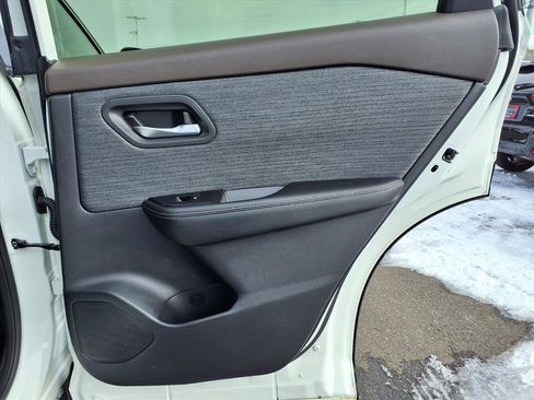 Certified 2023 Nissan Rogue SV image 13