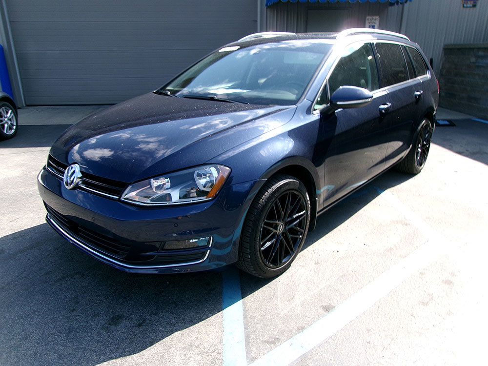 Used 2015 Volkswagen Golf SEL FWD image 1