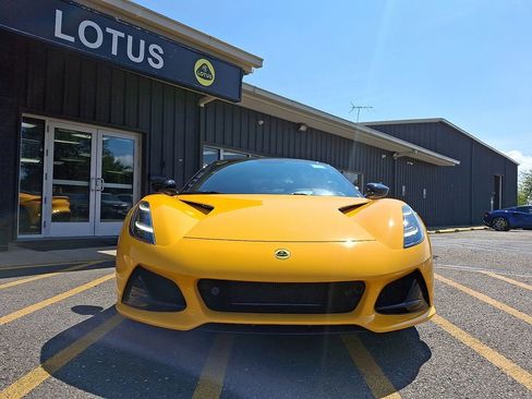 Used 2025 Lotus Emira image 8