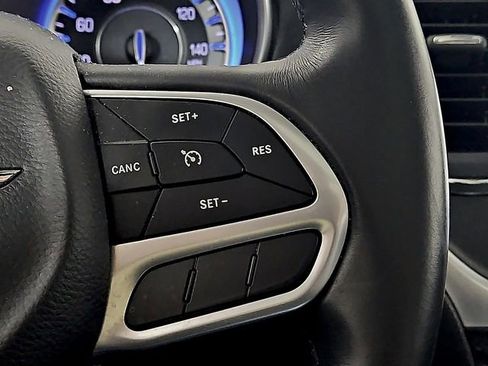 Used 2017 Chrysler 300 Limited w/ Value Package image 23