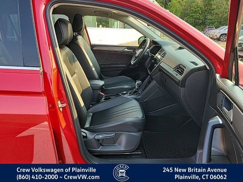 Certified 2023 Volkswagen Tiguan SE w/ Panoramic Sunroof Package AWD/4WD image 16