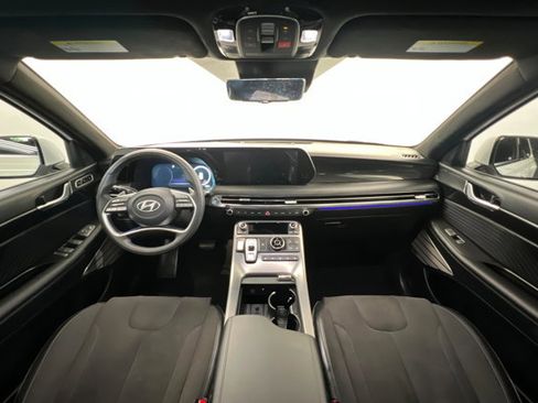 Used 2024 Hyundai Palisade Calligraphy image 9